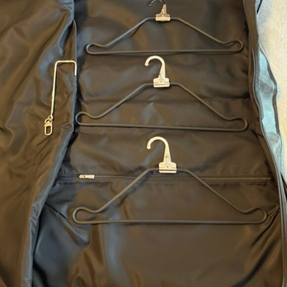 LOUIS VUITTON Garment Bag (3 hanger, pre owned, like new!) - Picture 14 of 15